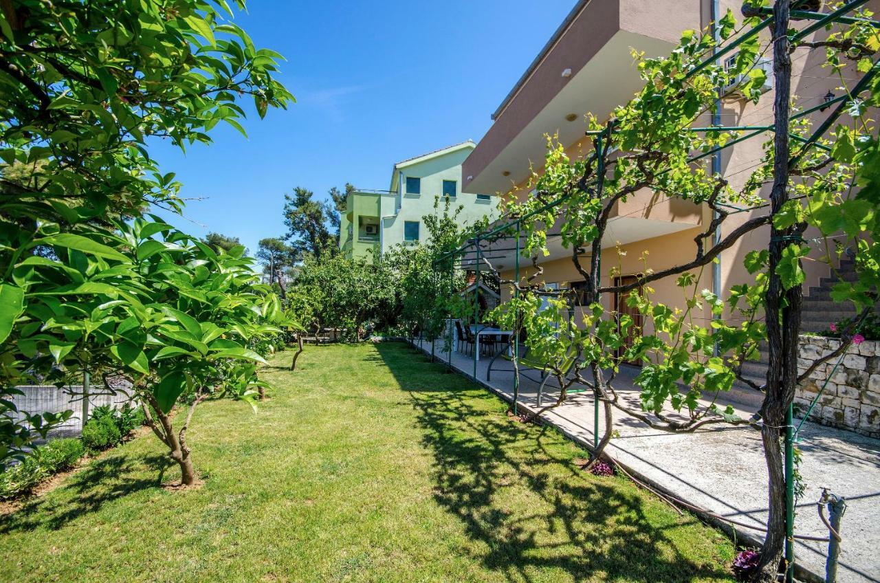 Apartments Tonka Donji Okrug  Exterior foto